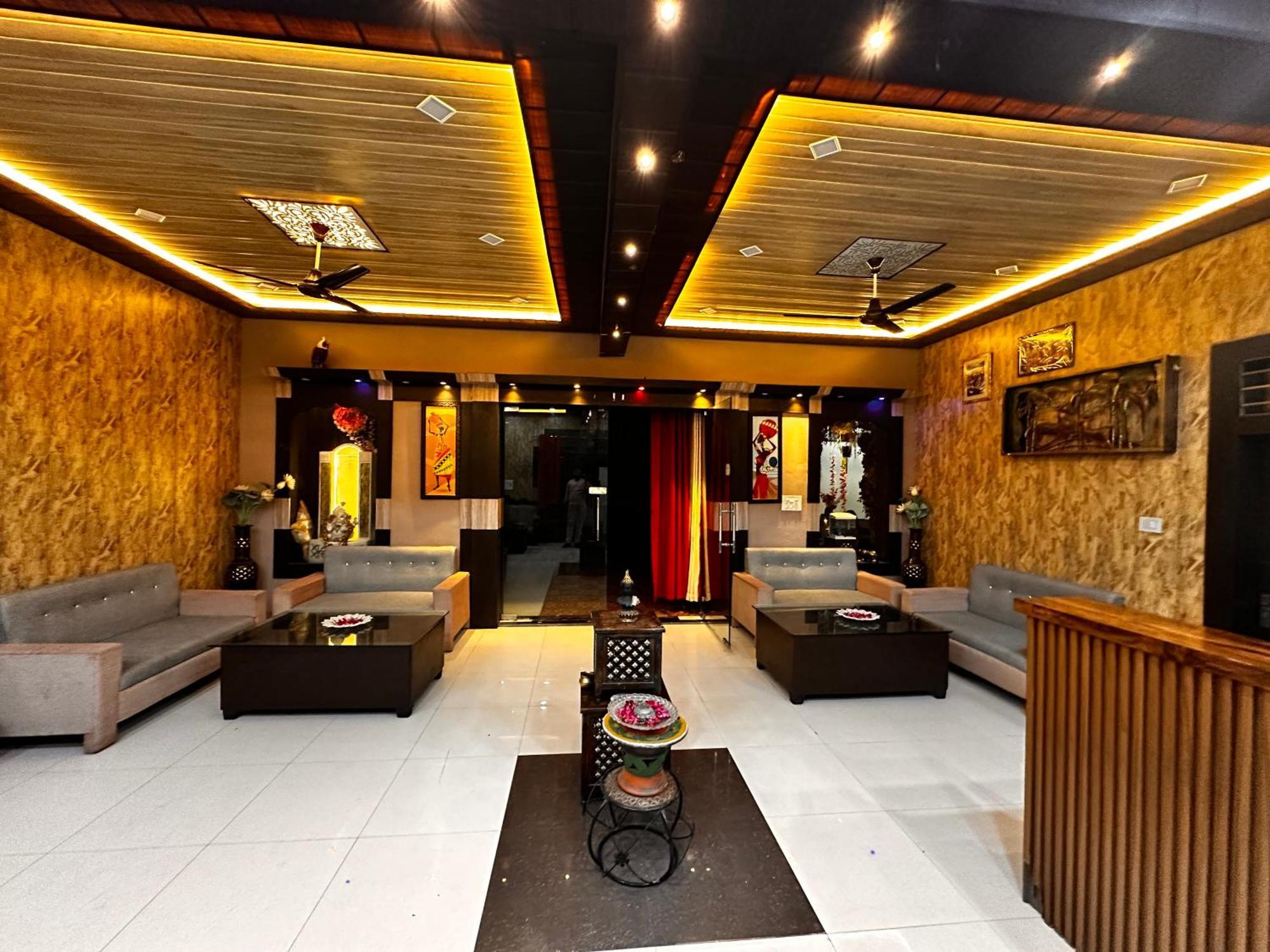 Bundeli Farm Resort & Banquet 오르차 외부 사진