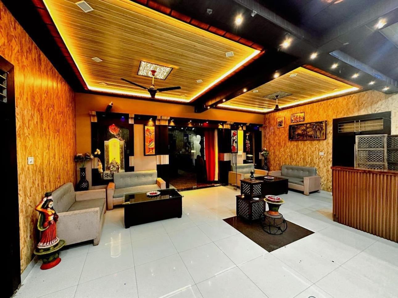 Bundeli Farm Resort & Banquet 오르차 외부 사진