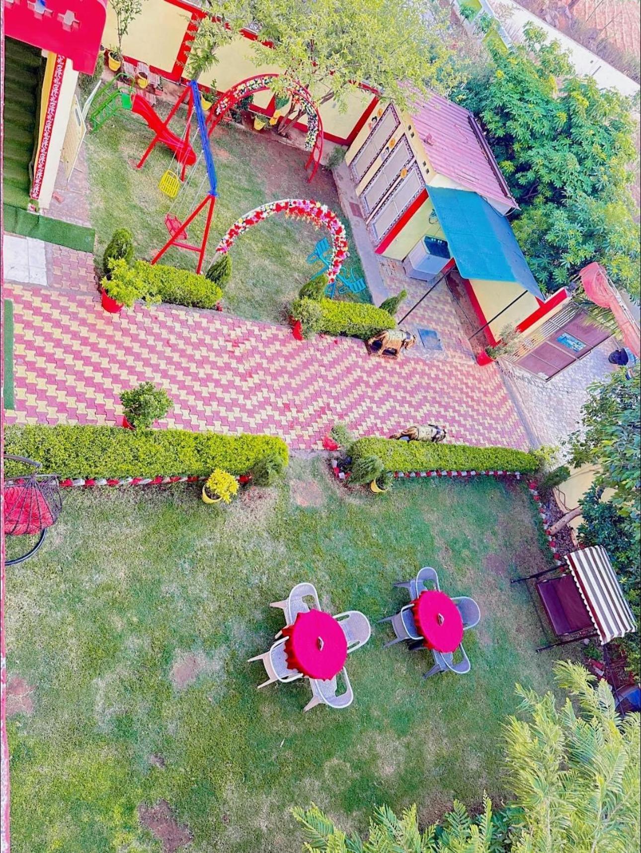 Bundeli Farm Resort & Banquet 오르차 외부 사진