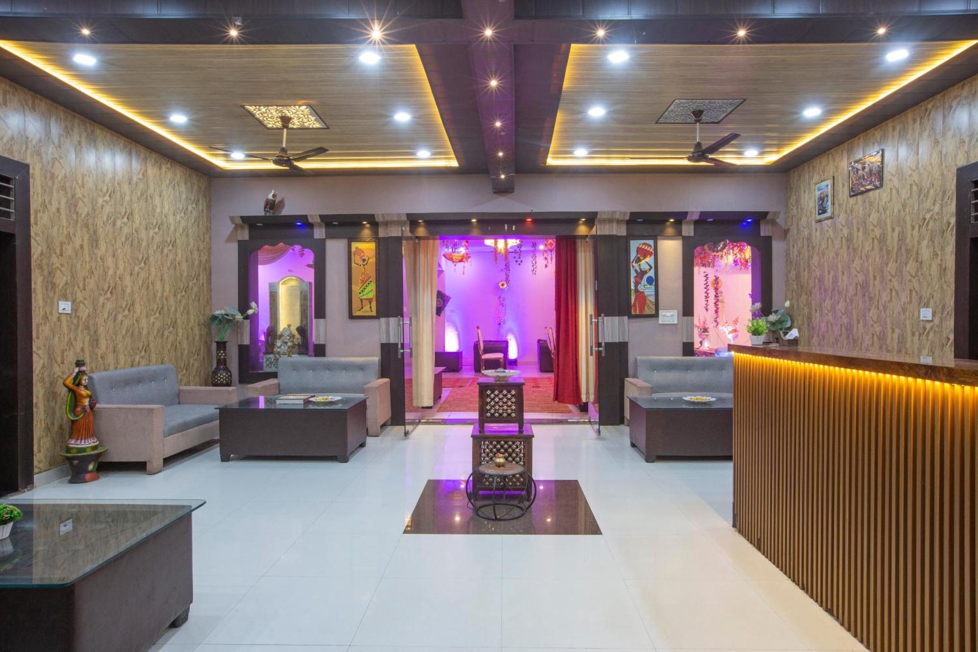 Bundeli Farm Resort & Banquet 오르차 외부 사진